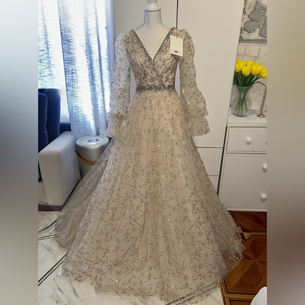 NWT $998 MAC DUGGAL Elegant GOLD Lace Evening BALL Gown BEADED EMBROIDERED DRESS